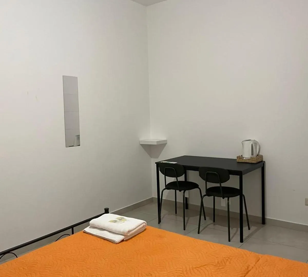 Konukevi Fiordalisi Home Milano İtalya